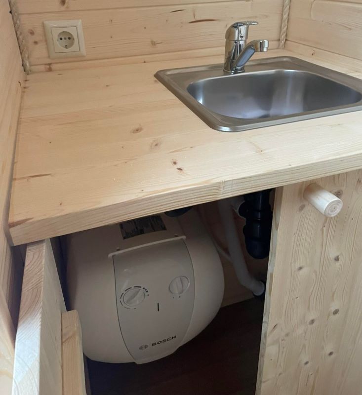 Cahute Enchantée Kitchenette – Image 4
